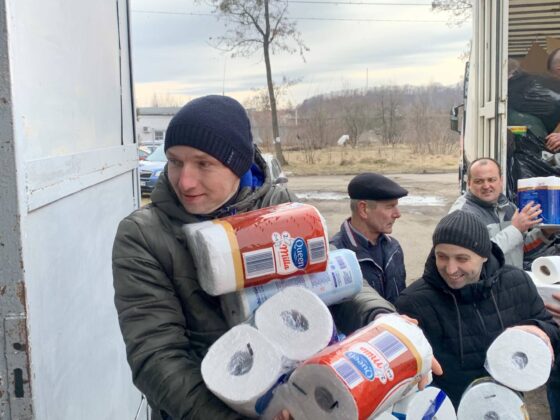 img 6912 Kilkanaście ton darów i karetka pogotowia dotarły do Żółkwi w Ukrainie