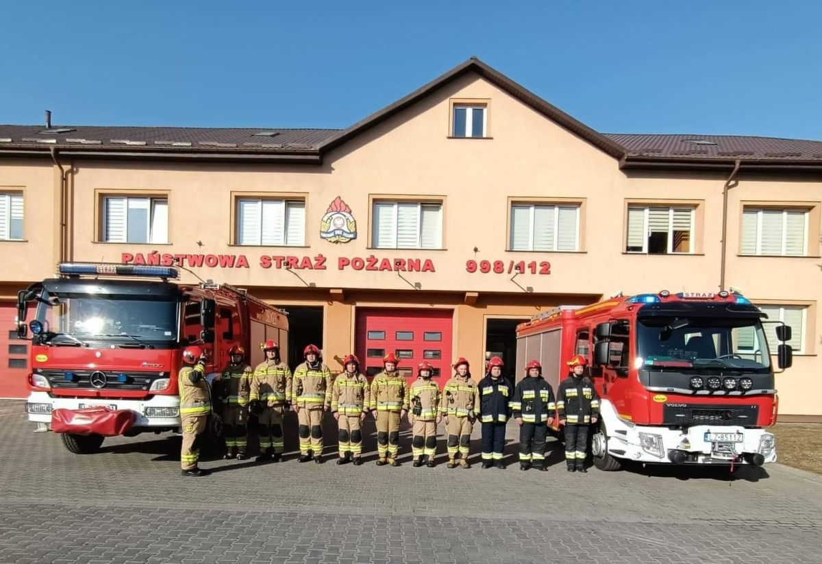 minuta 1 ZAMOŚĆ/ SZCZEBRZESZYN: Minuta ciszy dla poległych strażaków z Ukrainy