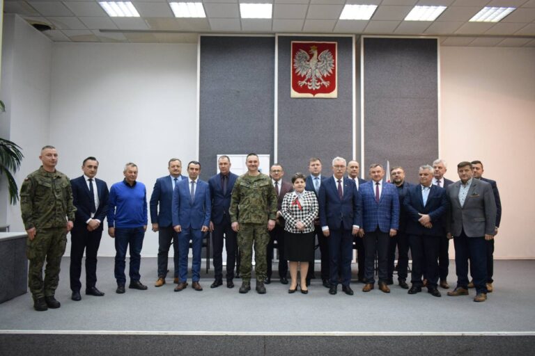 Powstał Społeczny Komitet na Rzecz Ufundowania Sztandaru dla 18. Pułku Przeciwlotniczego w Zamościu.