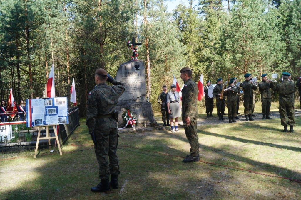 dsc09672 Uroczystości z okazji 77. rocznicy rozbicia Obozu Zagłady Żołnierzy Armii Krajowej w Błudku (gm. Susiec)