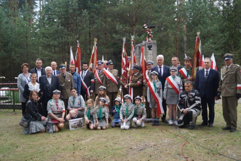 Uroczystości z okazji 77. rocznicy rozbicia Obozu Zagłady Żołnierzy Armii Krajowej w Błudku (gm. Susiec)