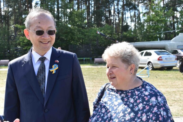 Podziękowali darczyńcom. Spotkanie na terenie miniosiedla dla niepełnosprawnych uchodźców z Ukrainy