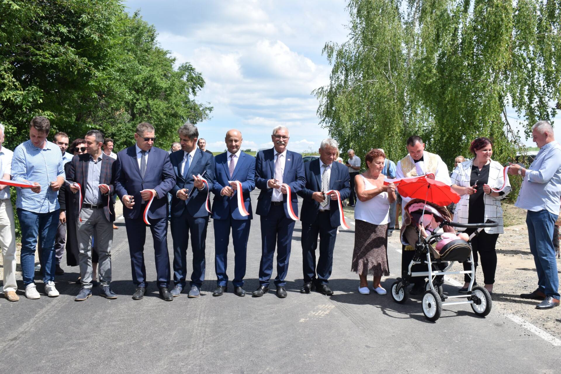 289963690 927138348687522 746082409161619944 n Wstęga przecięta. Ponad 5 km nowej drogi oficjalnie oddane do użytku.