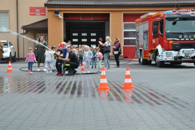 dsc 0633 Dzieci z wizytą u strażaków. Maj był miesiącem otwartych strażnic