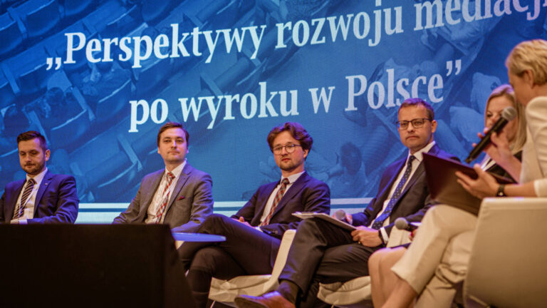 Konferencja podsumowująca pilotaż programu wdrażającego ideę sprawiedliwości naprawczej z udziałem Wiceministra Marcina Romanowskiego