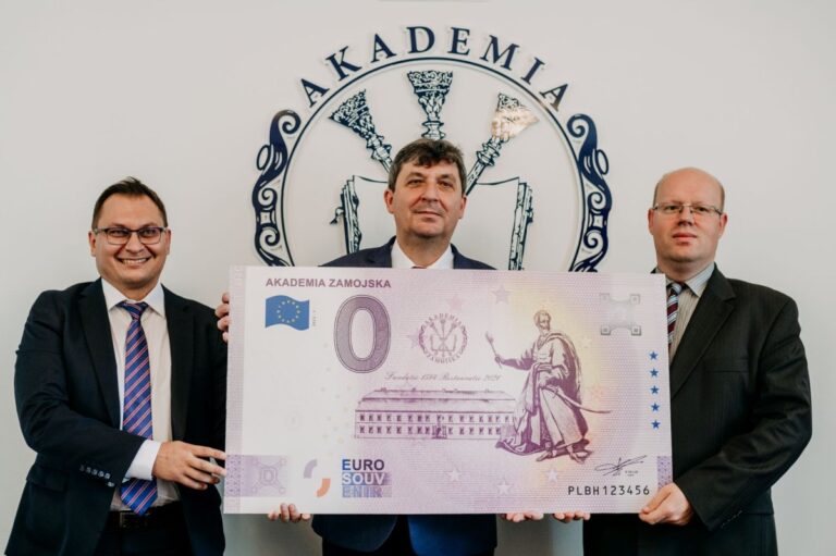 Akademia Zamojska wyemitowała własny banknot