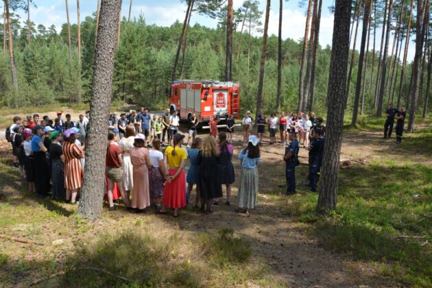 dsc 0173 Zamojscy strażacy i policjanci wizytowali obóz harcerski