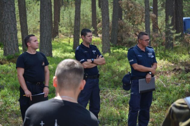 dsc 0174 3 Zamojscy strażacy i policjanci wizytowali obóz harcerski