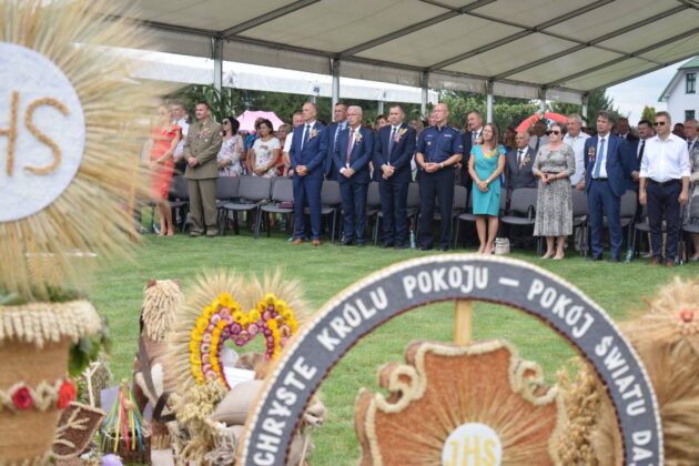 300818467 975376673863689 4710780718841551114 n Dożynki w Miączynie. Były odznaczenia dla rolników, nagrody za wieńce i koncert zespołu PIERSI.