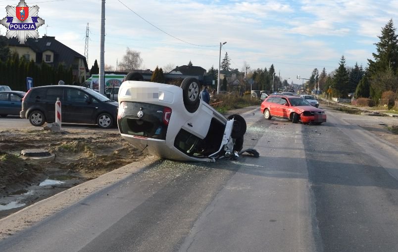 361 211886 Kierowca Audi doprowadził do groźnego wypadku 3 aut (zdjęcia)