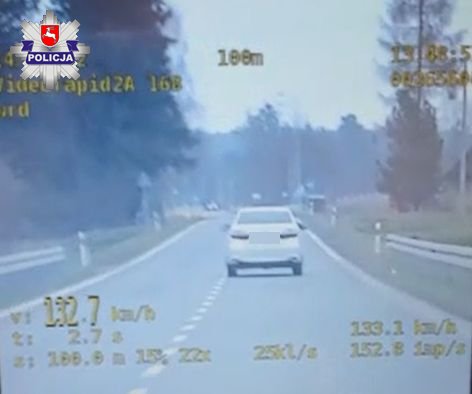 132 km/h w obszarze zabudowanym, bardzo wysoki mandat i 13 punktów karnych