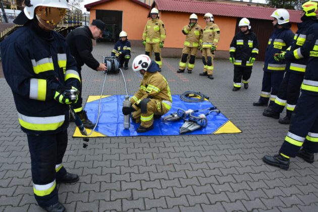 dsc 0011 38 strażaków-ratowników OSP ukończyło kurs (zdjęcia)