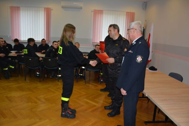 dsc 0041 38 strażaków-ratowników OSP ukończyło kurs (zdjęcia)