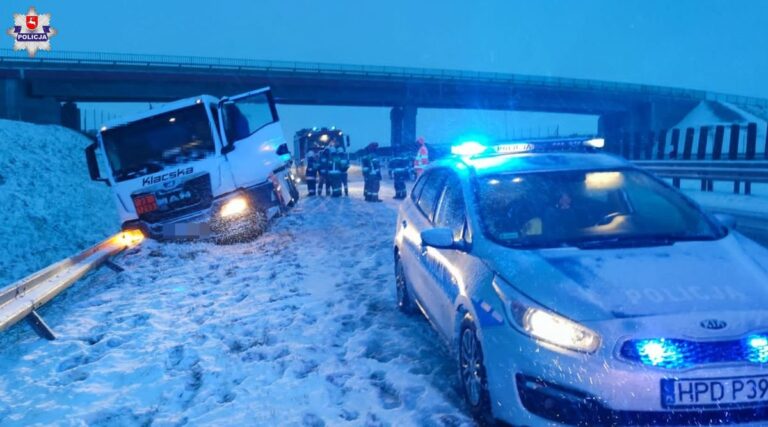 Trudne warunki na drogach, zachowajmy czujność (ZDJĘCIA)