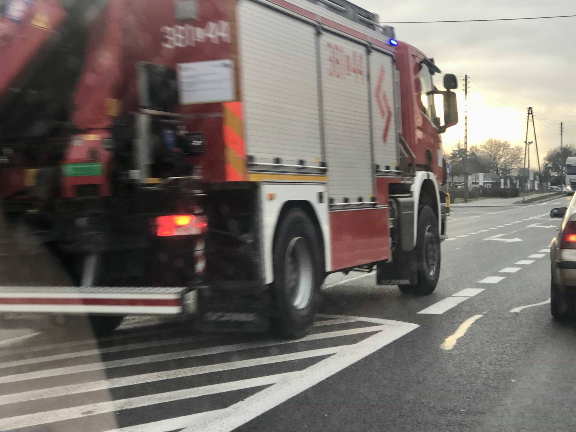 img 1396 Z ostatniej chwili: „szklanka” na jezdni, dachowanie na prostym odcinku drogi