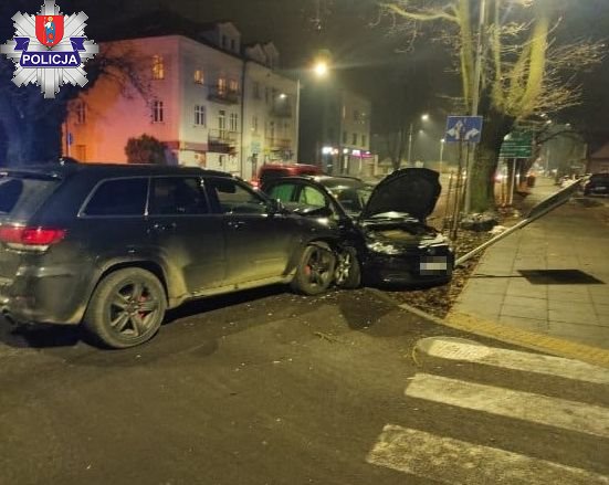 361 215861 Zamość, ulica Patryzantów: Jeep w Volkswagena.