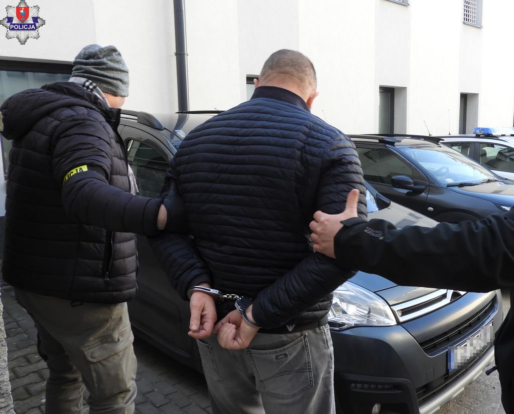 361 217061 Zamość: Policjanci zatrzymali 3 osoby podejrzane o popełnienie przestępstwa tzw. "zbrodni vatowskiej" (Zdjęcia)