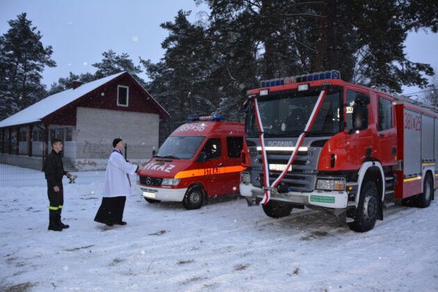 mw2 Uroczyste przekazanie ciężkiego samochodu ratowniczo-gaśniczego Scania.