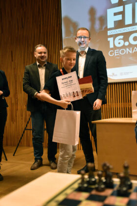 u12 bartosz ozog zamosc Sukces zamojskich szachistów na EkoLogicznym Turnieju Szachowym (zdjęcia)