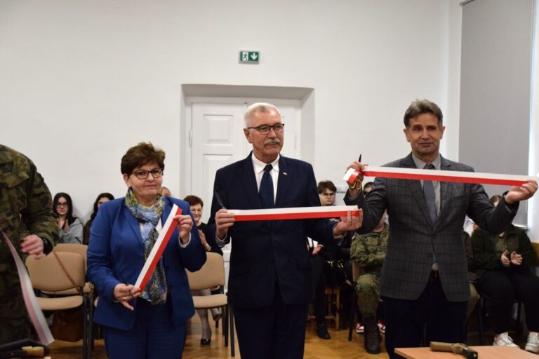 Otwarto wirtualną strzelnicę w Technikum im. Jana Zamoyskiego w Zwierzyńcu