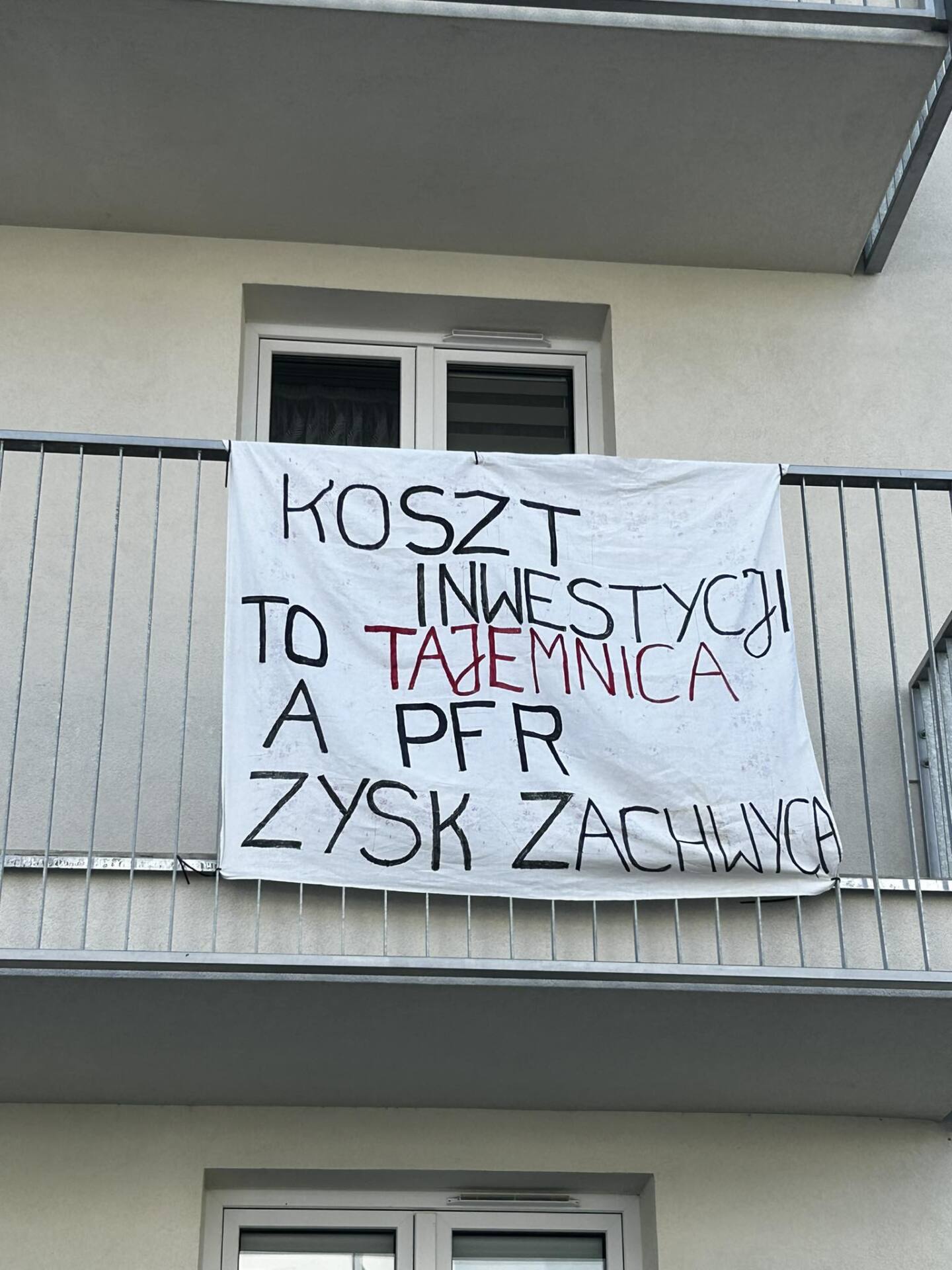 received 742505890951885 Biedroń u oszukanych mieszkańców osiedla Mieszkanie + w Zamościu