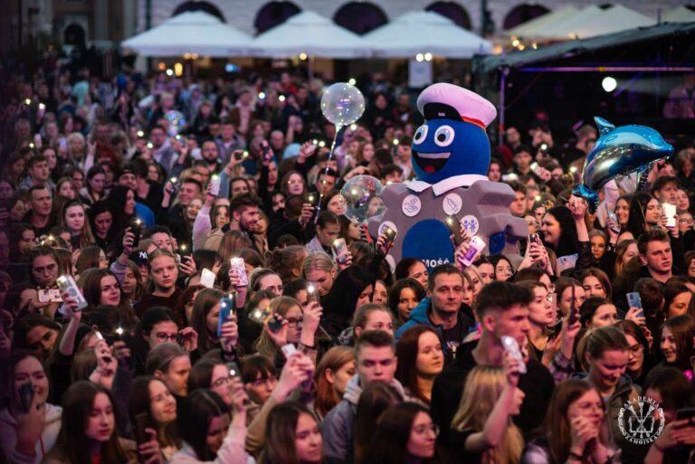 Gwiazdą wieczoru był Dawid Kwiatkowski. Tak świętowali studenci Akademii Zamojskiej