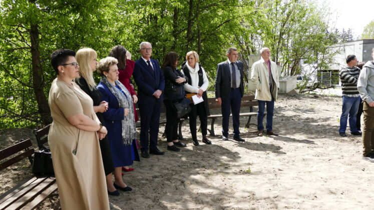 1100709 "Kolorem w szarość" happening z okazji Dnia Protestu Przeciwko Dyskryminacji Osób Niepełnosprawnych (zdjęcia)