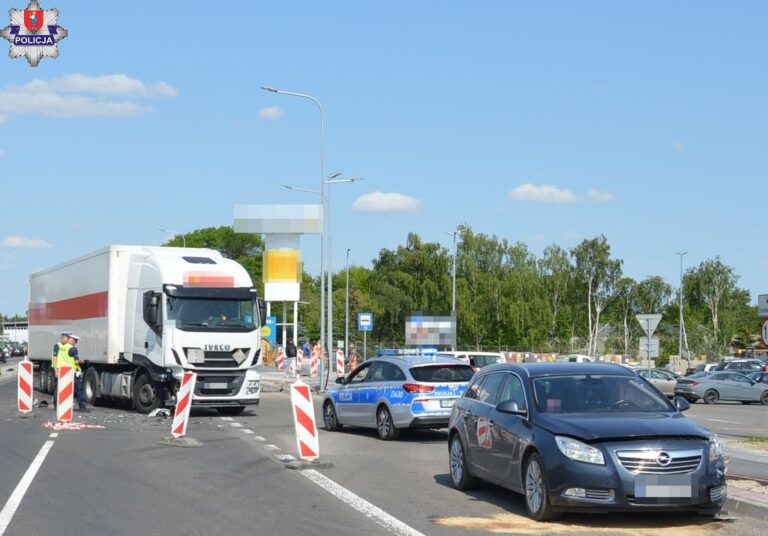 Uwaga: Zderzenie Iveco z osobowym Oplem na ul. Dzieci Zamojszczyzny  (ZDJĘCIA)