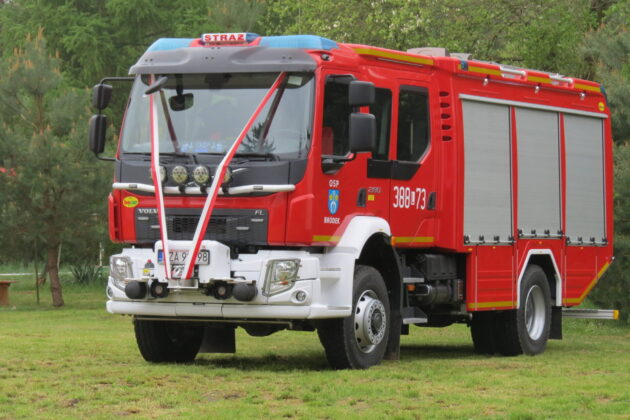 img 7367 scaled 1 Uroczyste przekazanie wozu strażackiego w Bródku (gmina Łabunie) - zobacz zdjęcia