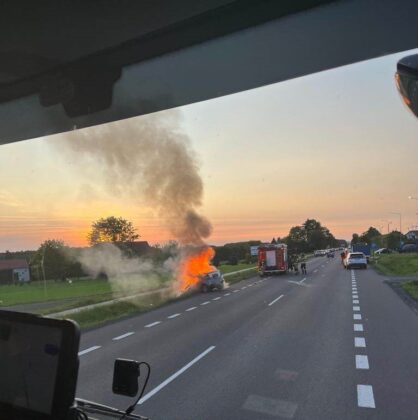 pozar samochodu w m sitaniec Sitaniec: dachowanie i pożar Opla