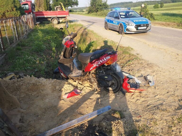 Zderzenie motoroweru z Iveco.  Kierujący w szpitalu