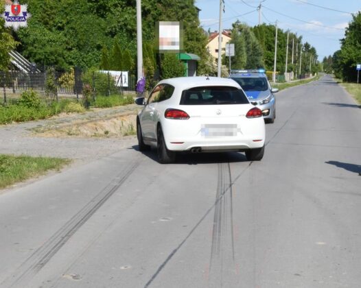 361 221970 1 Policja Zamość: 56-latka weszła na jezdnię wprost pod nadjeżdżającego Volkswagena