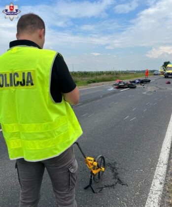 68 222278 Dwoje motocyklistów poniosło śmierć na miejscu po zderzeniu z pojazdem ciężarowym.