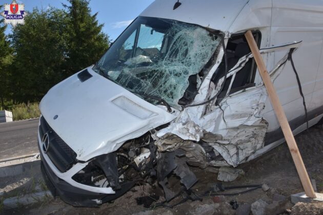 361 225885 Zaśnięcie ukraińskiego kierowcy powodem groźnego wypadku busa z 