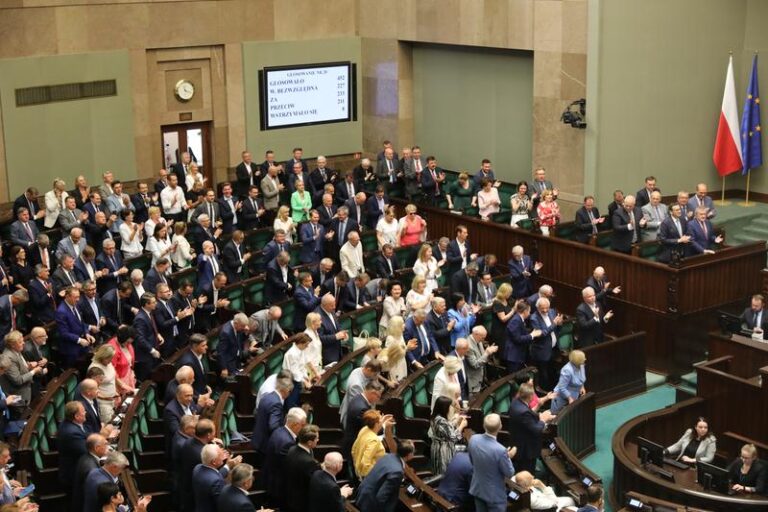 177 kandydatów, a mandatów tylko 12.  Zobacz listy wszystkich komitetów do Sejmu i Senatu w naszym okręgu