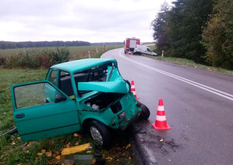 Zderzenie Citroena z “maluchem”