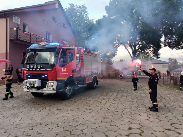 Przekazanie nowego samochodu dla OSP [ZDJĘCIA]