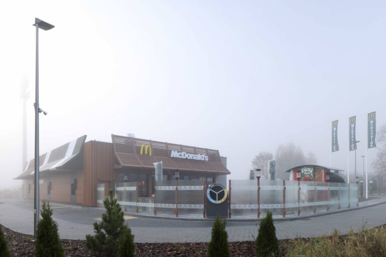 Nowy McDonald’s otwarty! Do każdego zestawu powiększonego będzie dodawana puszka Coca-Coli Zero gratis.