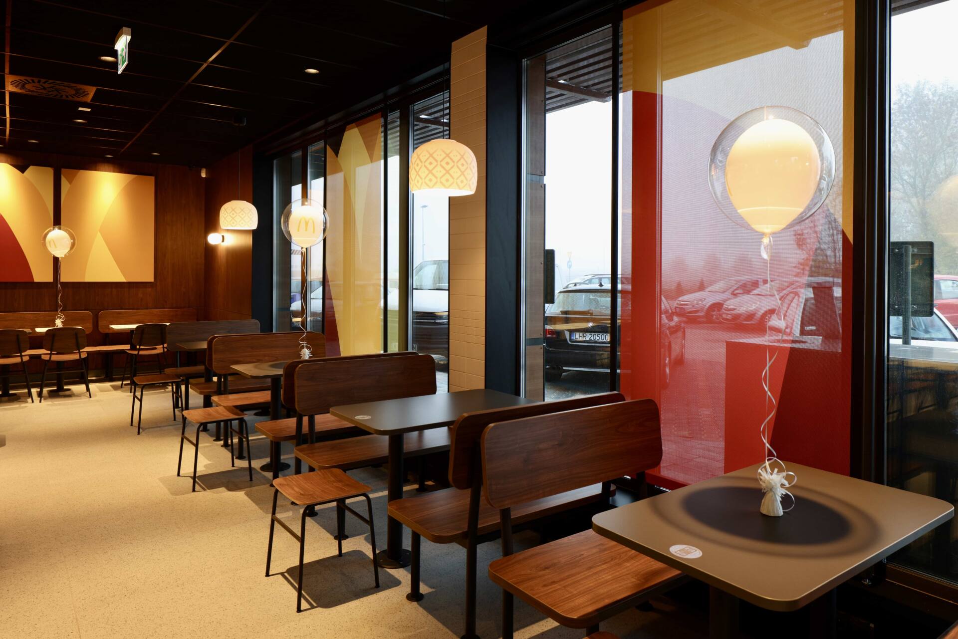 restauracja mcdonalds w hrubieszowie 2 Nowy McDonald’s otwarty! Do każdego zestawu powiększonego będzie dodawana puszka Coca-Coli Zero gratis.