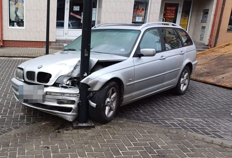 23-latka Nowy Rok rozpoczęła uderzając BMW w latarnię