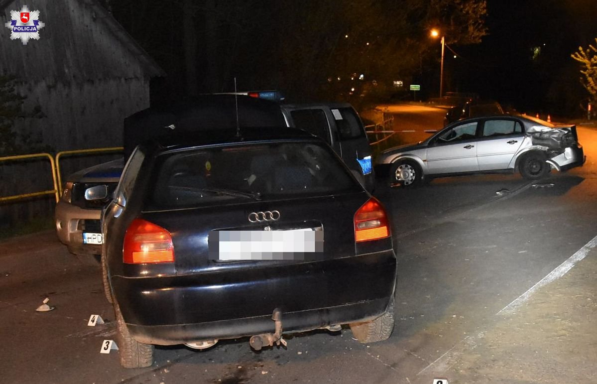 68 239744 Pijany 28-latek kierowca Audi uderzył w radiowóz (zdjęcia)